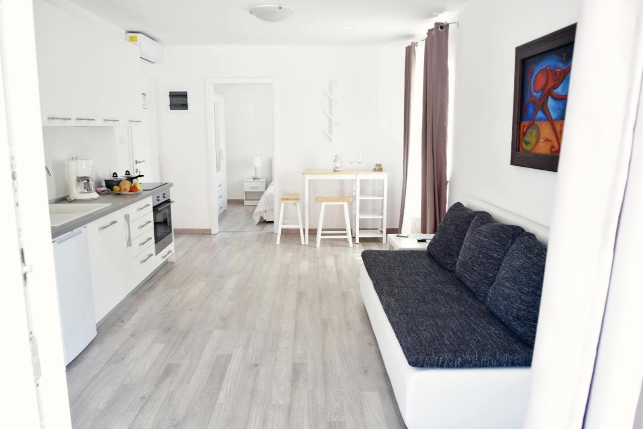 Rab Apartments Aurora Rab Town Dış mekan fotoğraf