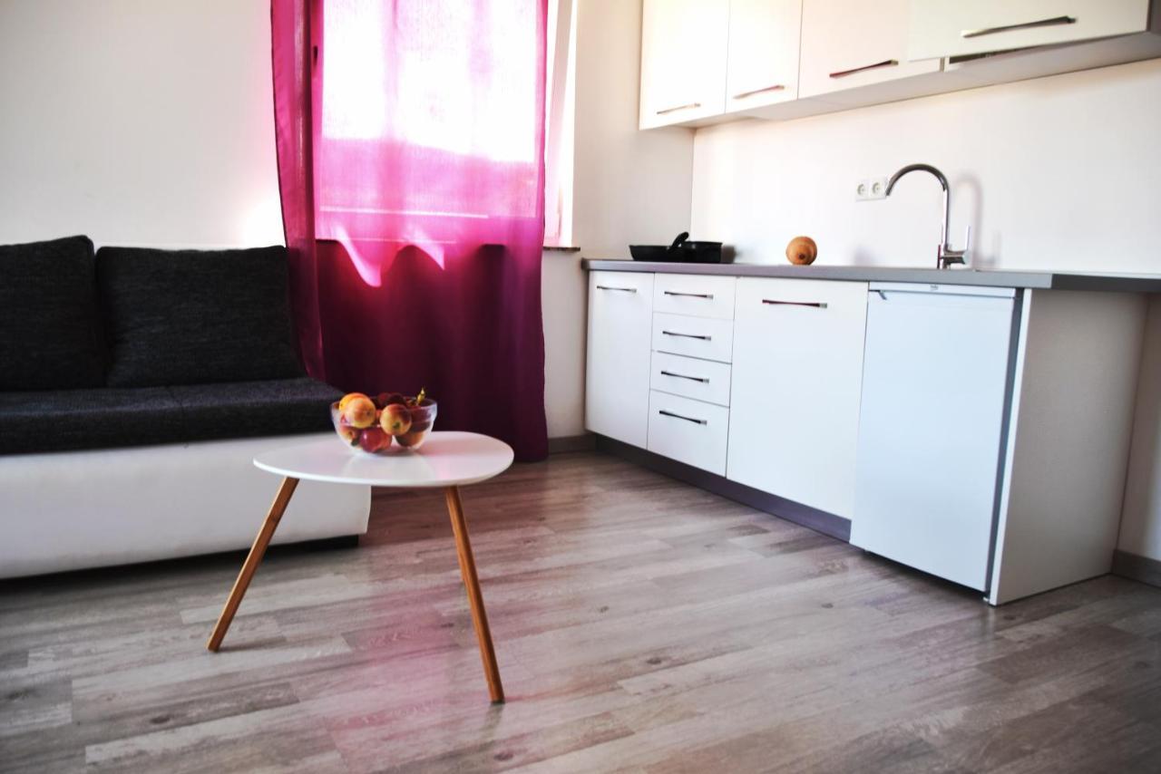 Rab Apartments Aurora Rab Town Dış mekan fotoğraf