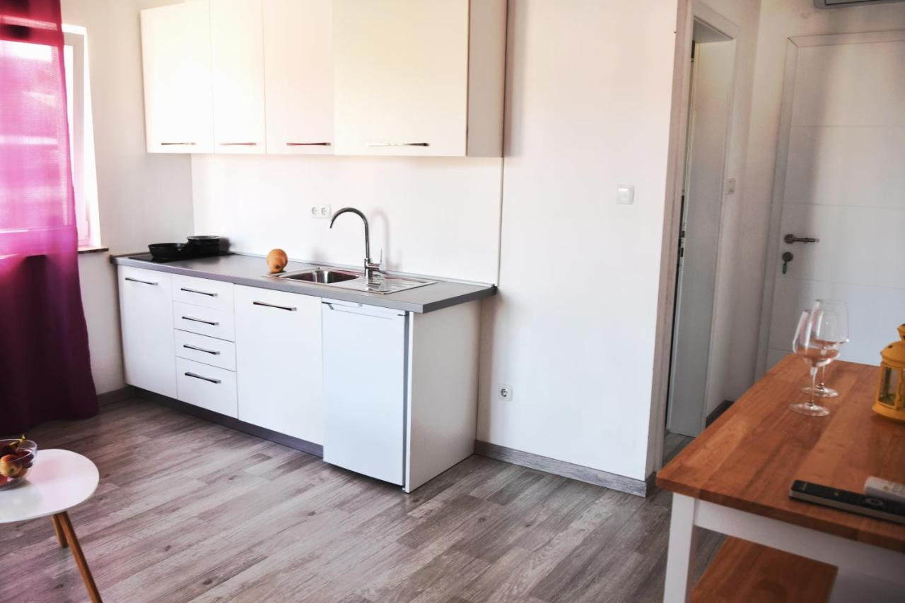 Rab Apartments Aurora Rab Town Dış mekan fotoğraf