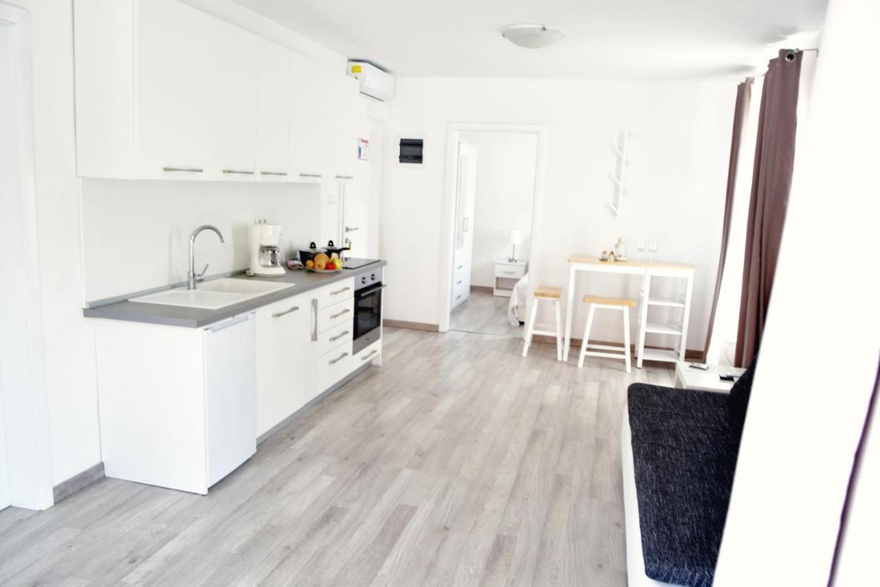 Rab Apartments Aurora Rab Town Dış mekan fotoğraf